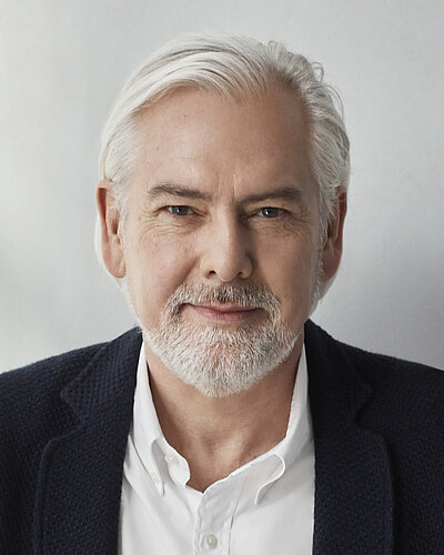 portriat of Jacek  Olczak