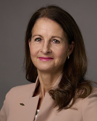 portriat of Julia Susanne Schlenz