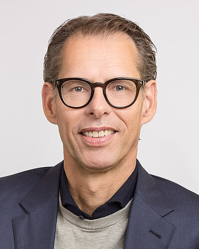 portriat of Dimitri  de Vreeze